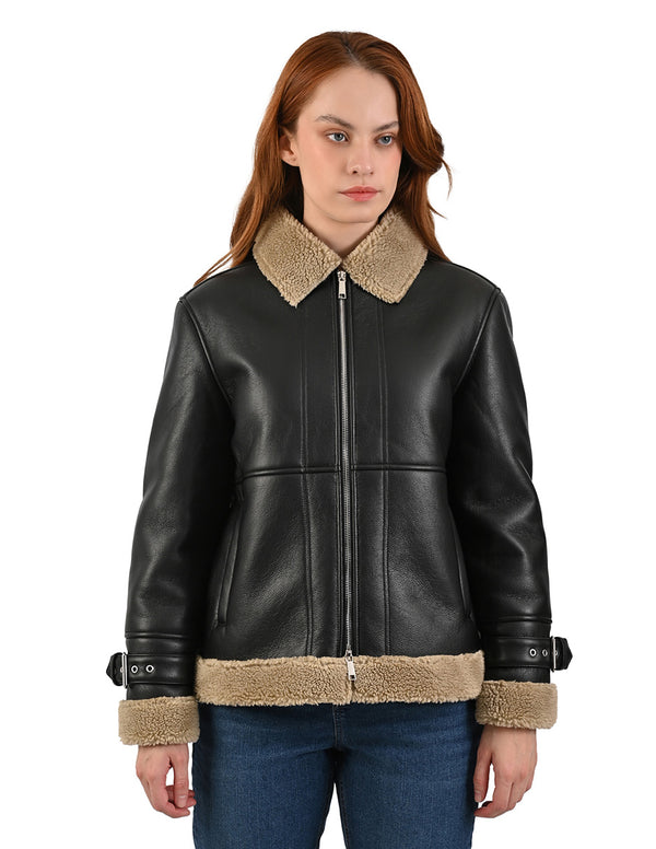 Chamarra Mujer Nine West Negra con Cuello y Puños en Borrega